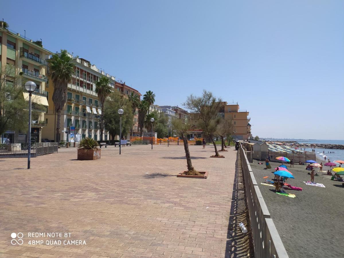 B & B Civico 6 Rooms Salerno Luaran gambar