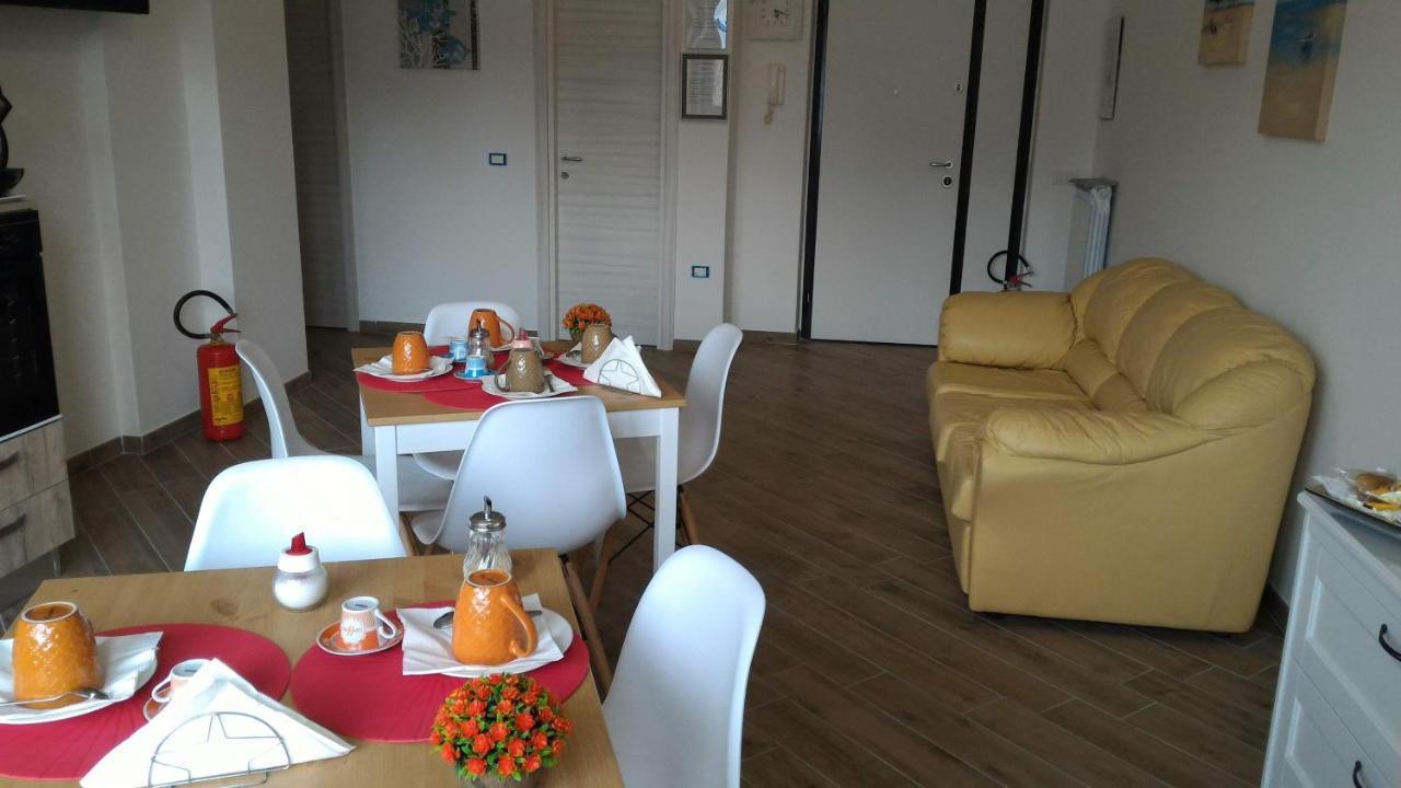 B & B Civico 6 Rooms Salerno Luaran gambar