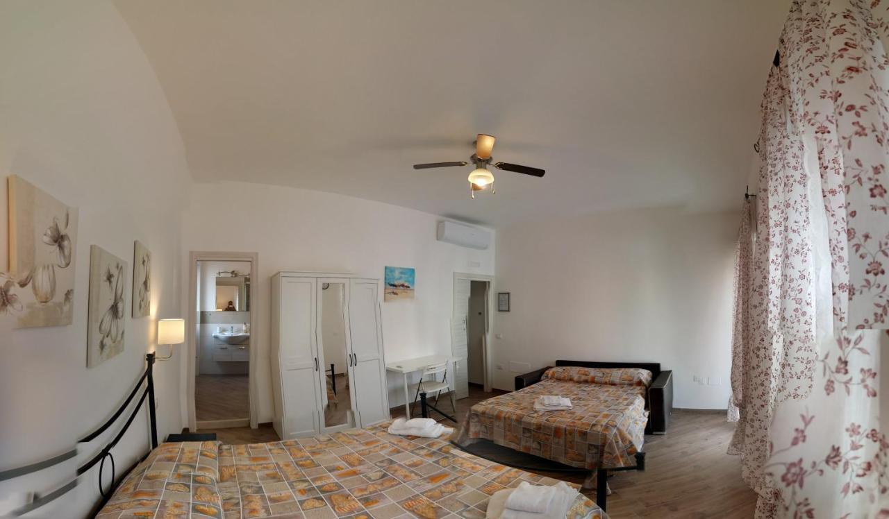 B & B Civico 6 Rooms Salerno Luaran gambar