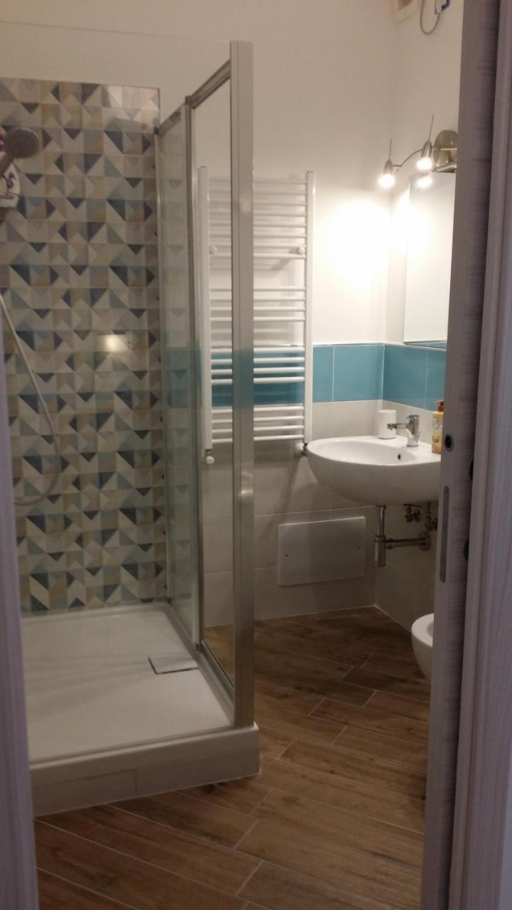 B & B Civico 6 Rooms Salerno Luaran gambar