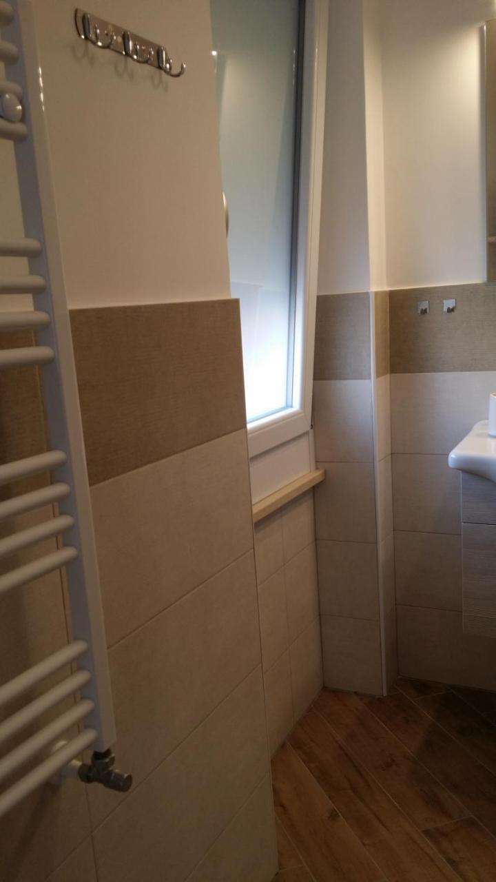 B & B Civico 6 Rooms Salerno Luaran gambar
