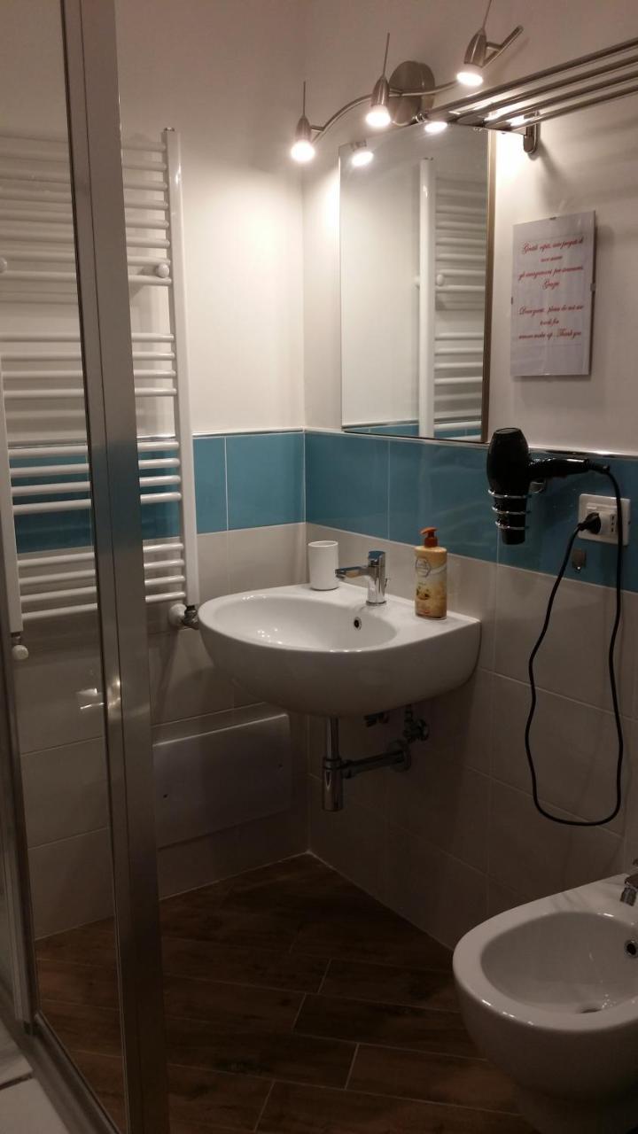 B & B Civico 6 Rooms Salerno Luaran gambar