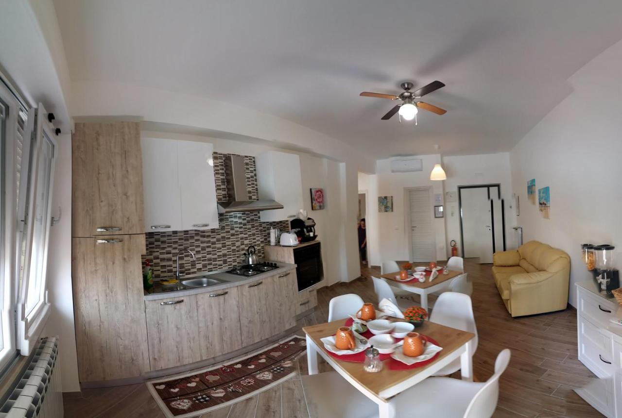 B & B Civico 6 Rooms Salerno Luaran gambar