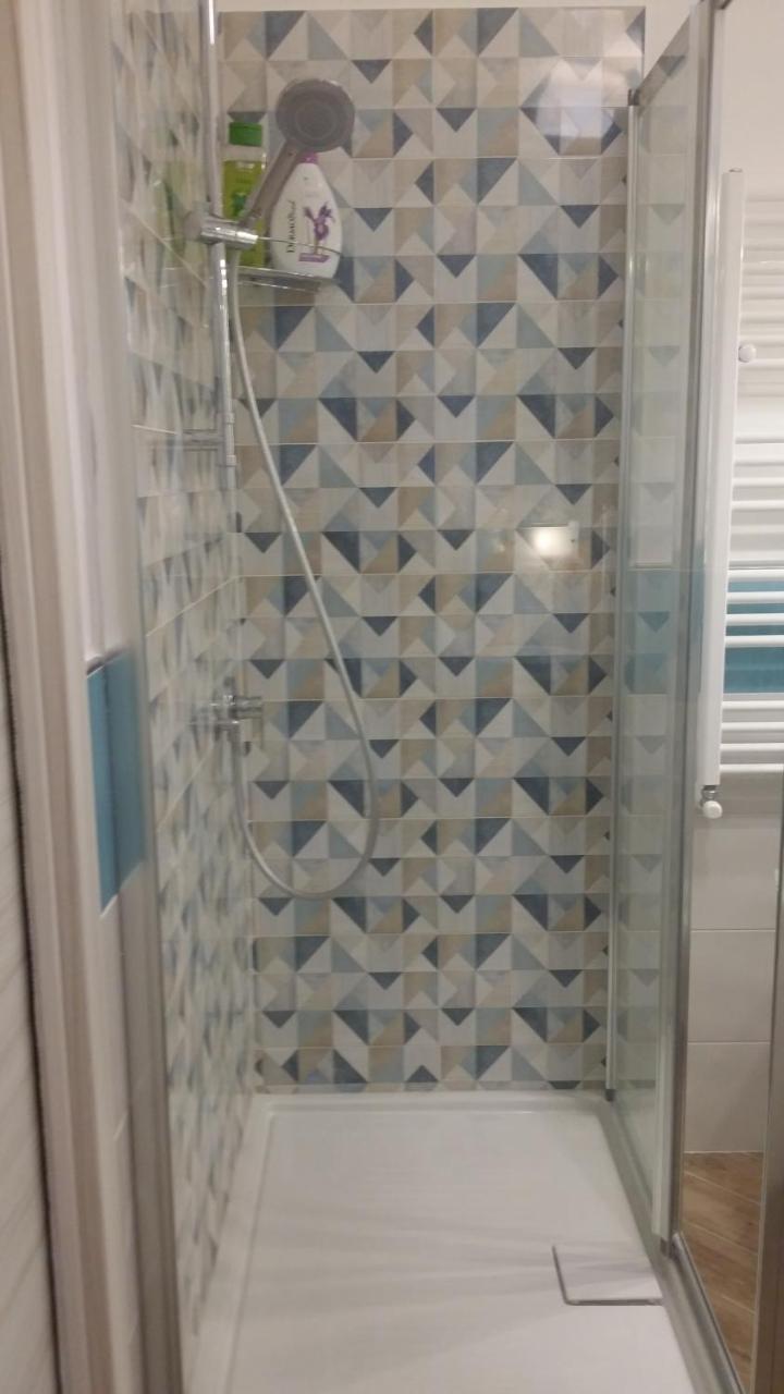 B & B Civico 6 Rooms Salerno Luaran gambar